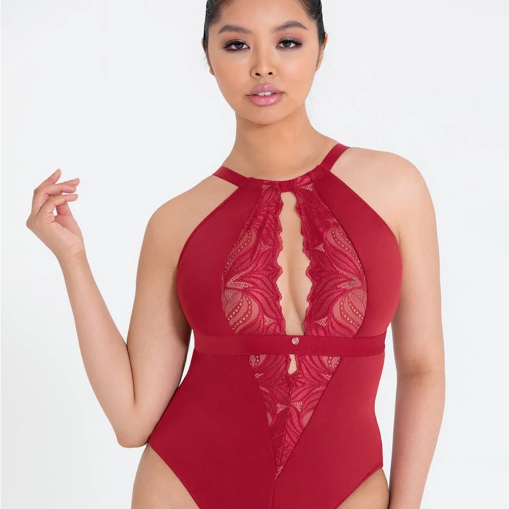 Scantilly by Curvy Kate: Indulgence Multiway Stretch Lace Body in Red